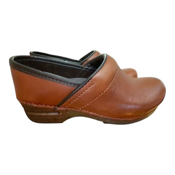 Dansko XP Slip Resistant Clog Nurse Shoes Womens Size EUR 35 US 5 Brown Slip Ons - Picture 15 of 16